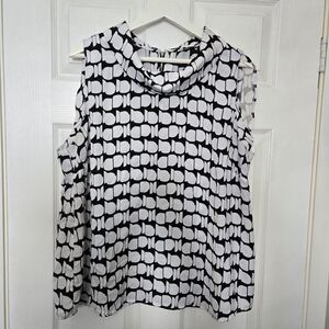 Reitmans Black and White Patterned Blouse